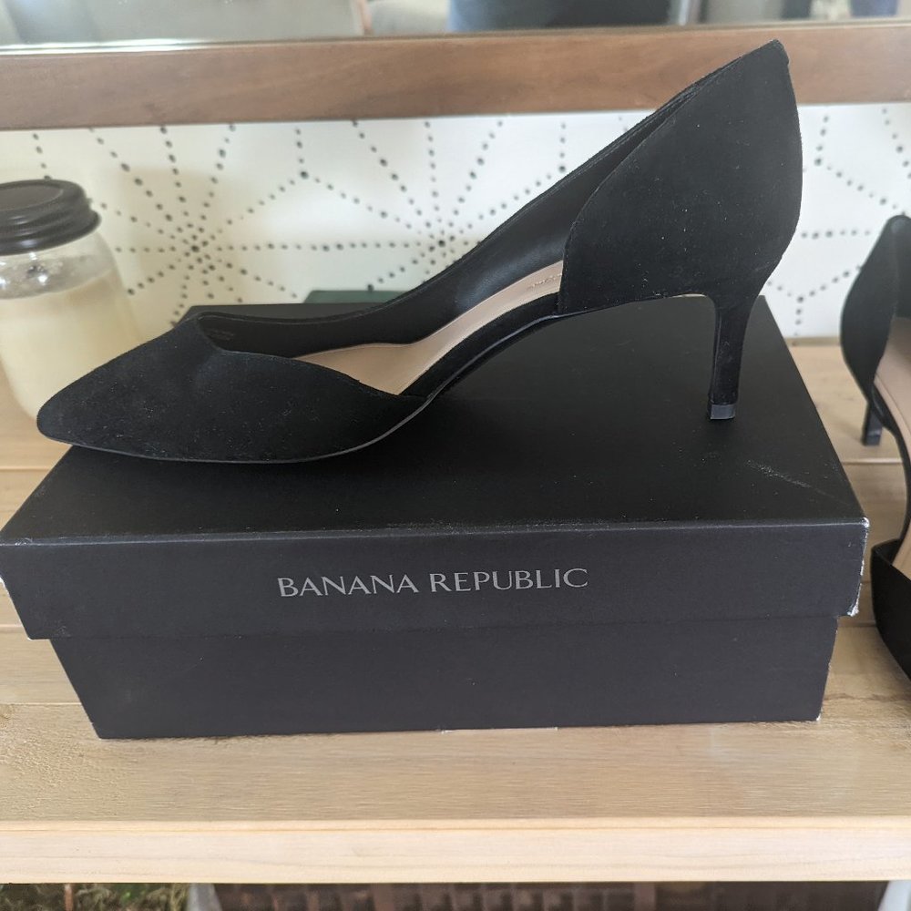 Banana Republic Black Pump
